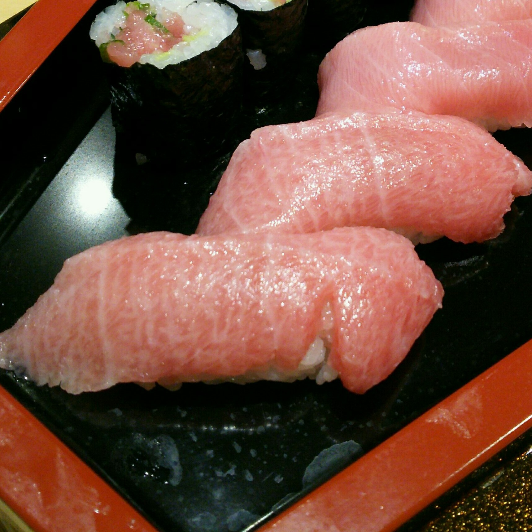 “松栄鮨”　マグロにこだわる千葉ニューの寿司店